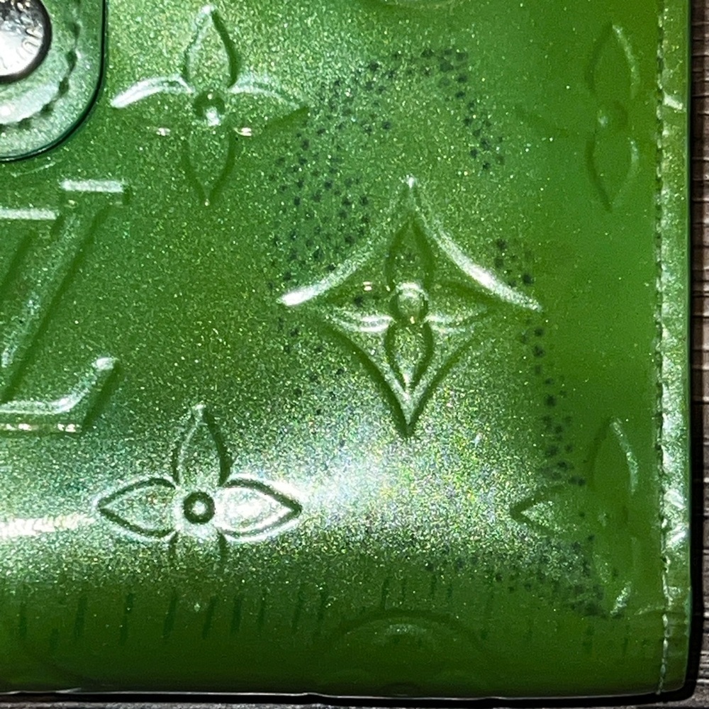 Louis Vuitton Monogram Green Vernis Kisslock Wallet - Picture 3 of 16